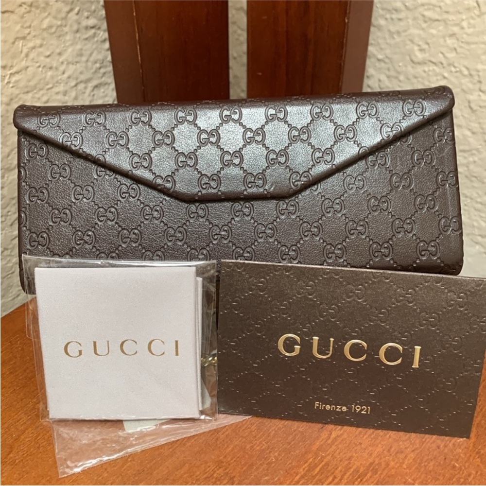 NEW..GUCCI Insignia Choc Brown Monogram Signature Logo Leather Eye Glass…
